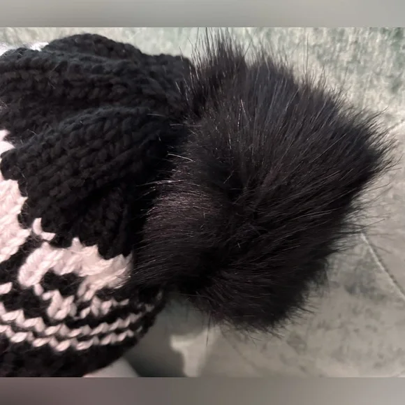 Handmade Hand Crafted Adult Knit Skull hat black and white - Picture 3 of 6